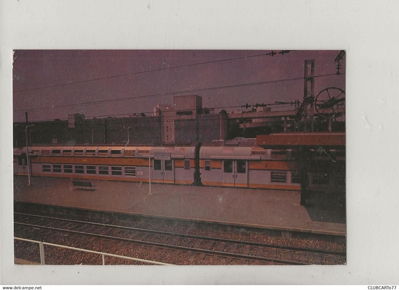 Saint-Quentin-en-Yvelines (78) : Train En Gare De La Ville Nouvelle En 1987 (Taille Non Standard) GF. - St. Quentin En Yvelines
