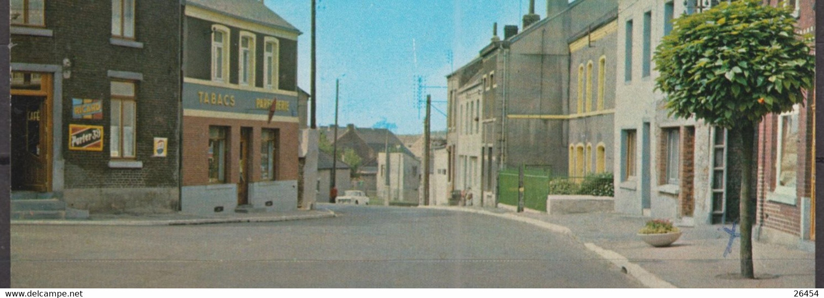 CPM  De 59 LOUVROIL   " Rue Jules Gallois - Le Coq HARDI "    Postée Le 10 9 1974 - Louvroil