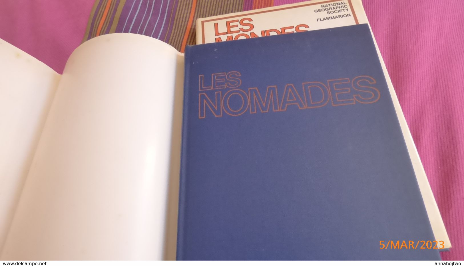 2 Volumes :  LES NOMADES & LES MONDES PRIMITIFS   / National Geographic Society -1978. - Lots De Plusieurs Livres