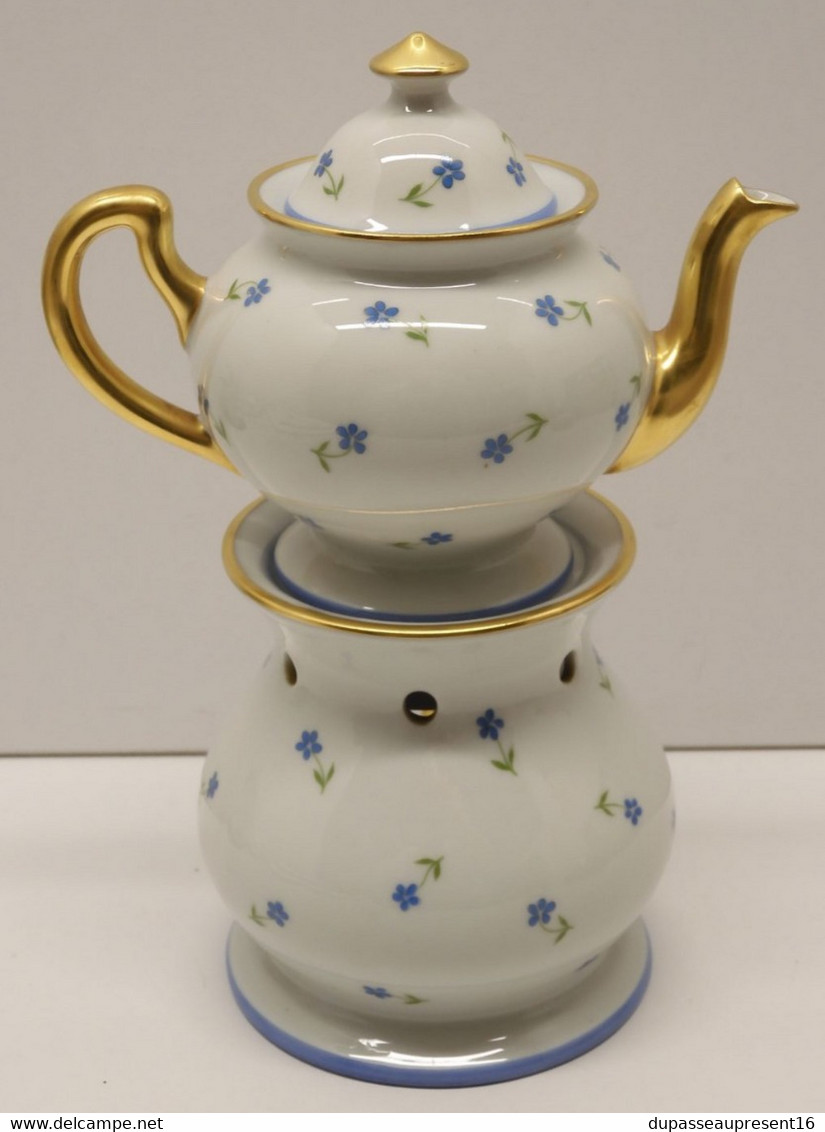 *BELLE TISANIERE THEIERE PORCELAINE LIMOGES S.A. Fleurs Bleues Dorures Vitrine   E - Limoges (FRA)