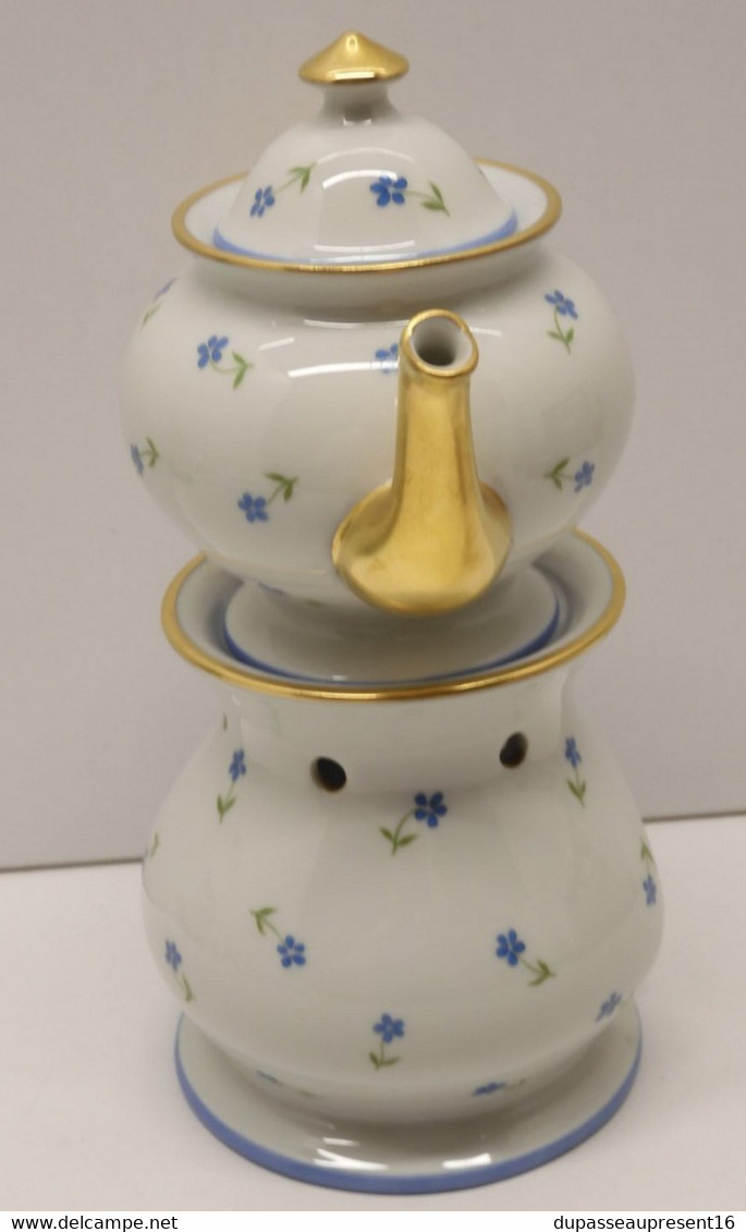 *BELLE TISANIERE THEIERE PORCELAINE LIMOGES S.A. fleurs bleues Dorures vitrine   E