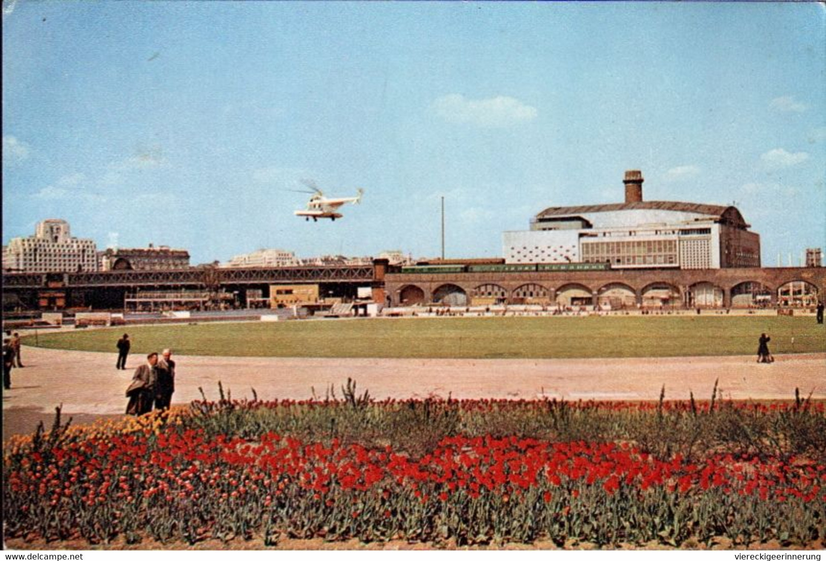 ! Postcard, Ansichtskarte London, Hubschrauber, Helicopter Landing At South Bank Air Terminal, Royal Festival Hall - Hélicoptères