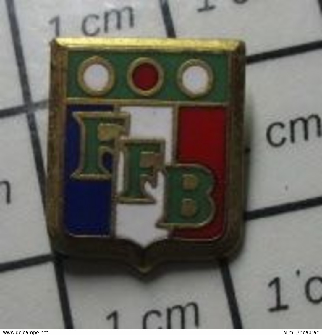 513A Pin's Pins / Beau Et Rare / SPORTS / BILLARD FFB FEDERATION FRANCAISE BLASON Mini Pin's - Billares