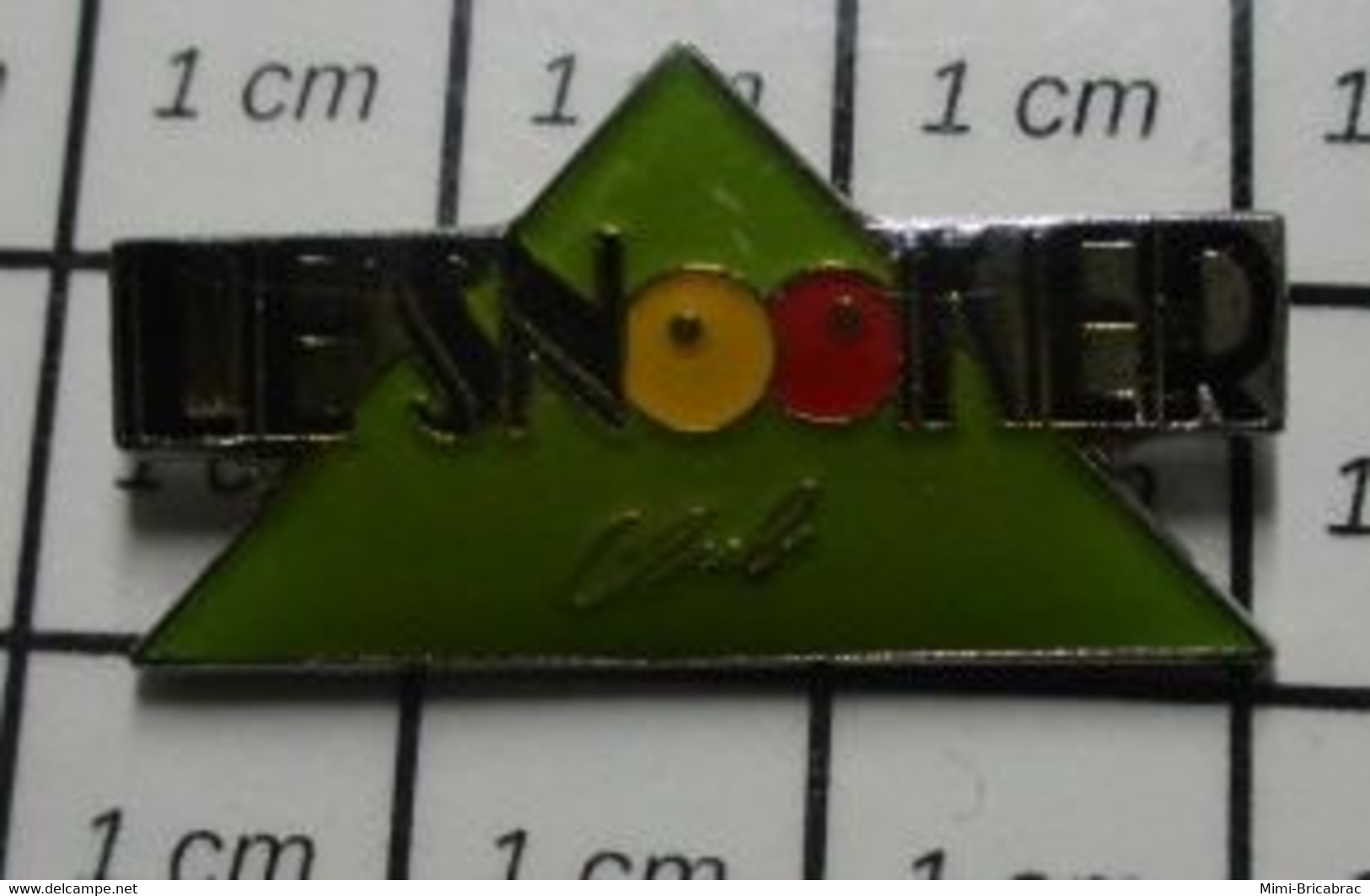 910d Pin's Pins / Beau Et Rare / BILLARD / LE SNOOKER CLUB - Billard