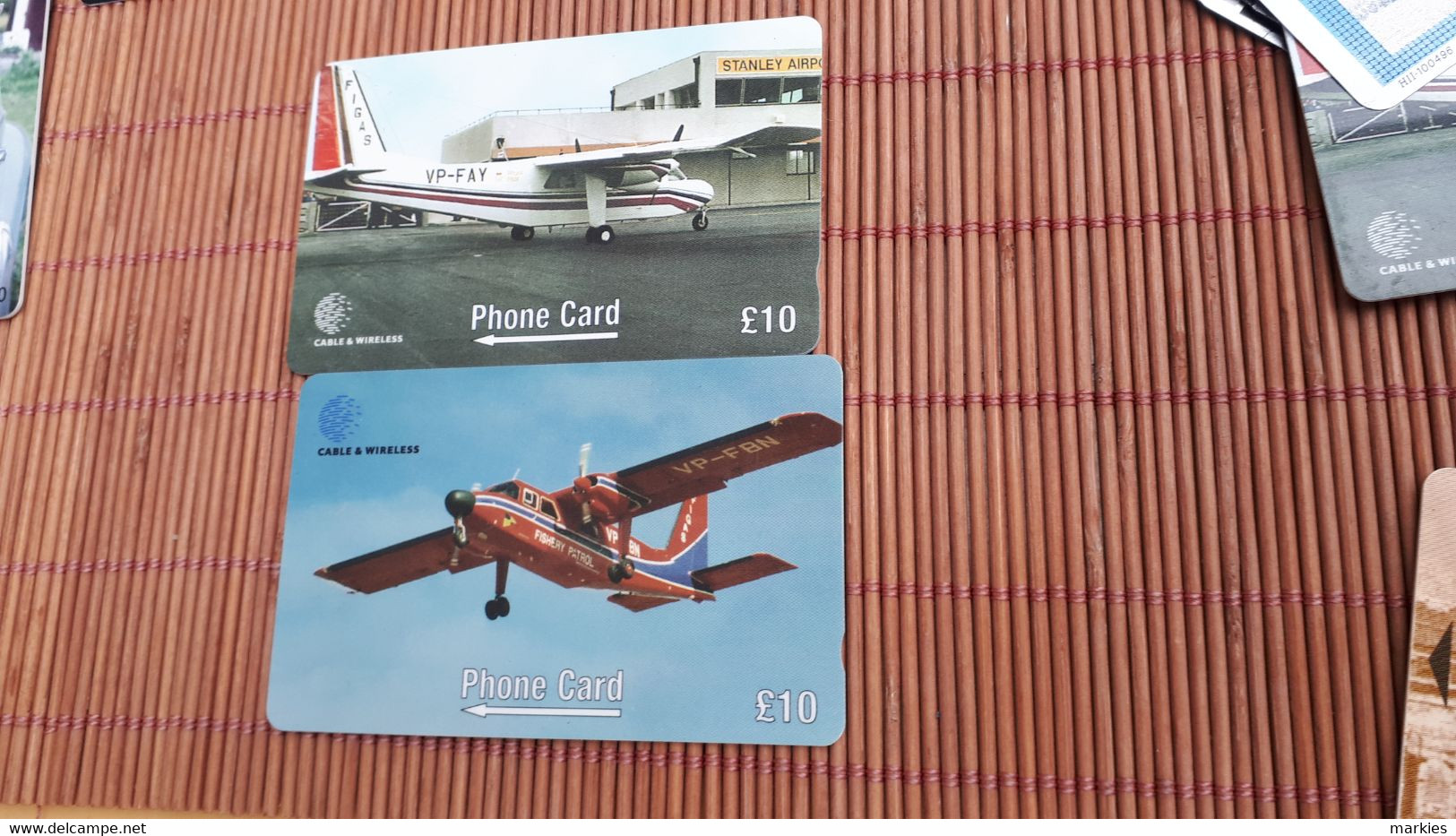 2 Phonecards Airplanes  Used Rare - Falklandeilanden