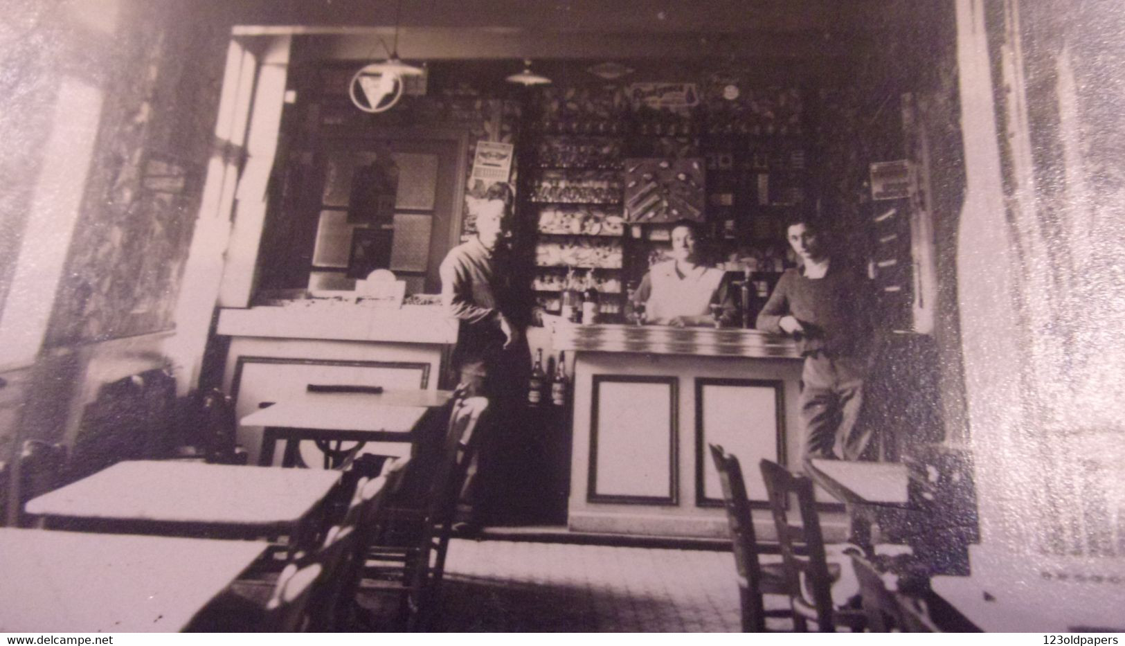 80 CARTE PHOTO 1938 BAYONVILLERS INTERIEUR DE CAFE BAR ZINC CAGE OISEAUX BILLARD - Autres & Non Classés