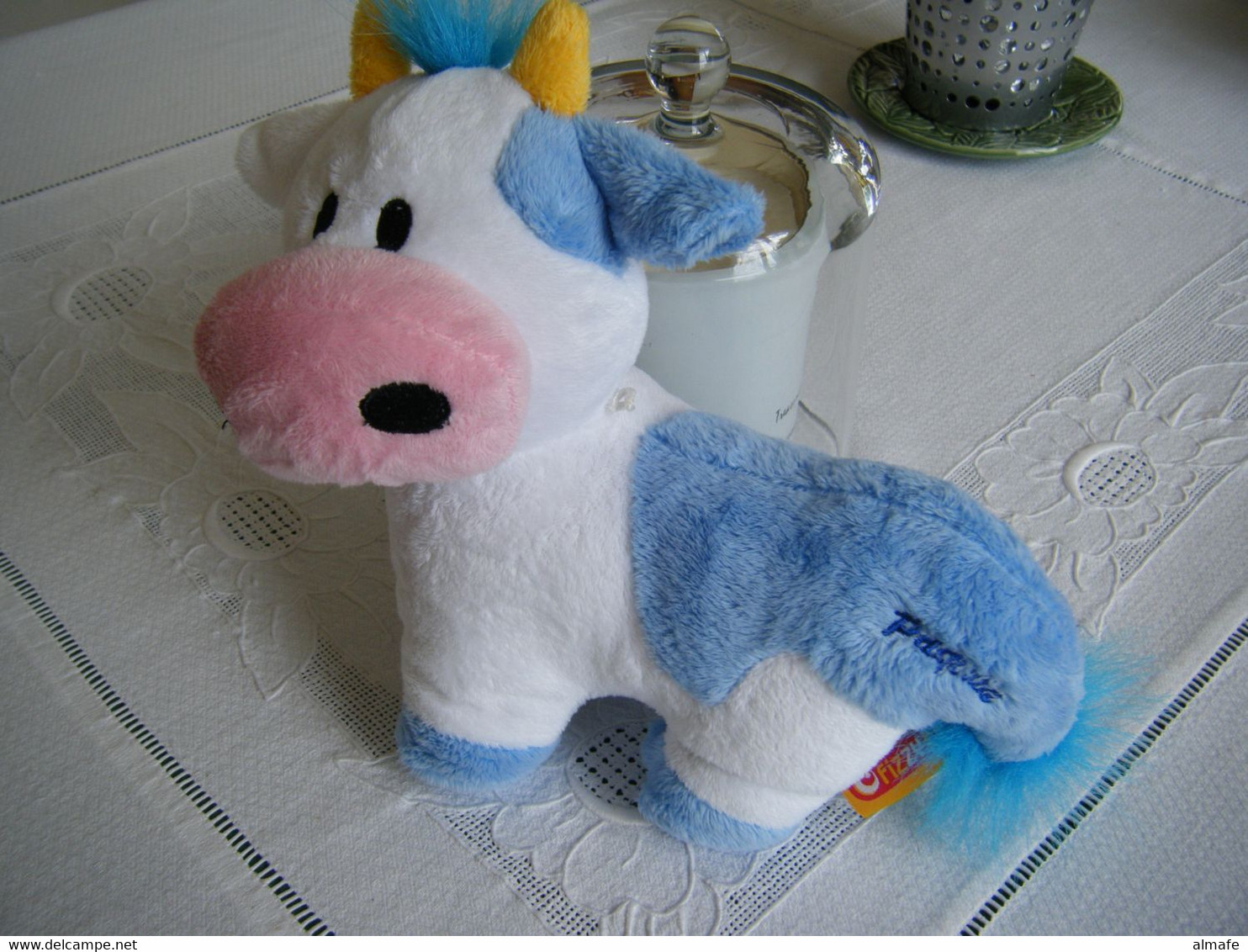 Peluche Doudou Vache PAQUITA Bleue Et Blanc Fizzy Distribution - Plüschtiere