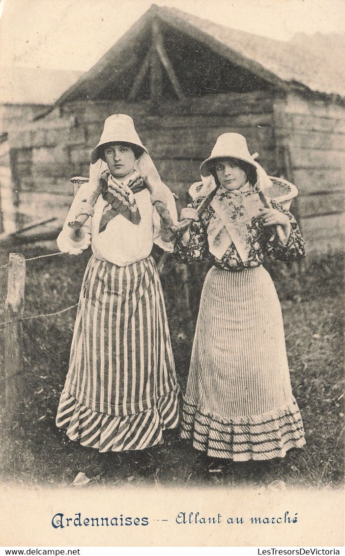 Folklore - Ardennaises Allant Au Marché - Costume Traditionnel - Femme - Carte Postale Ancienne - Personen