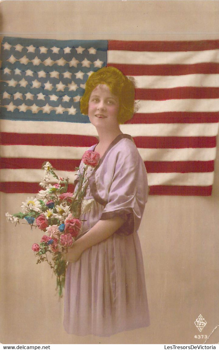 Fantaisie - Femme - Bouquet De Fleurs - Drapeau Etats-Unis - Editeur : L.Branger - Carte Postale Ancienne - Femmes