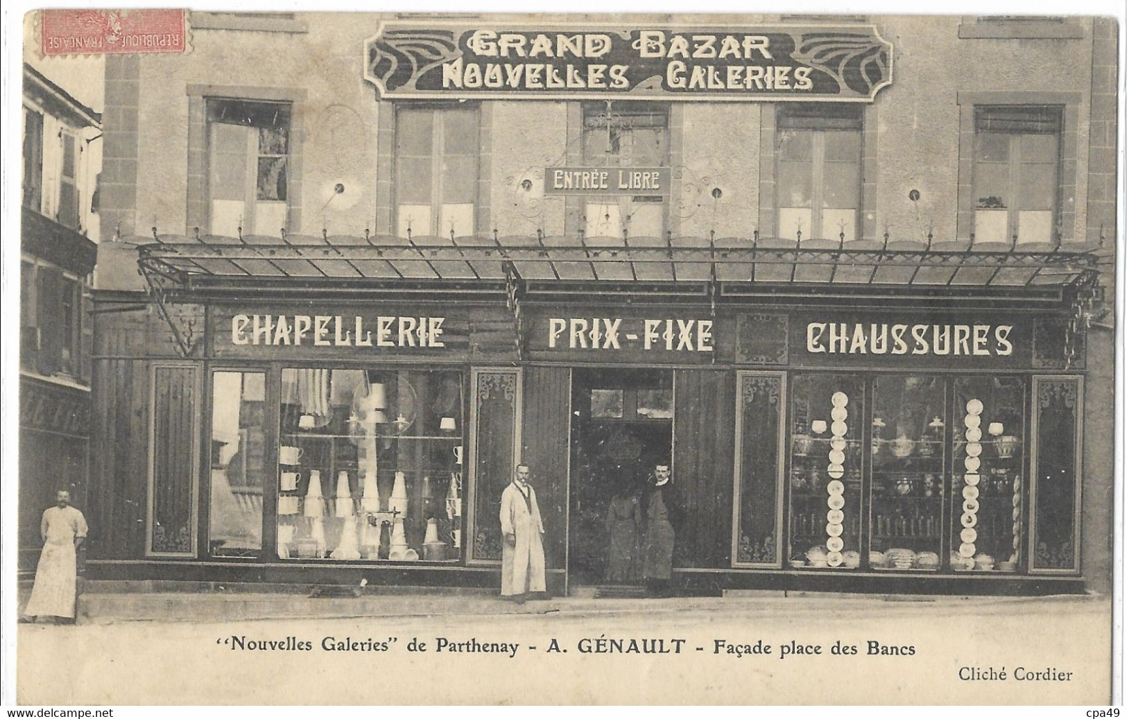 79   PARTHENAY  NOUVELLES  GALERIES  A. GENAULT FACADE PLACE DES BANCS - Parthenay