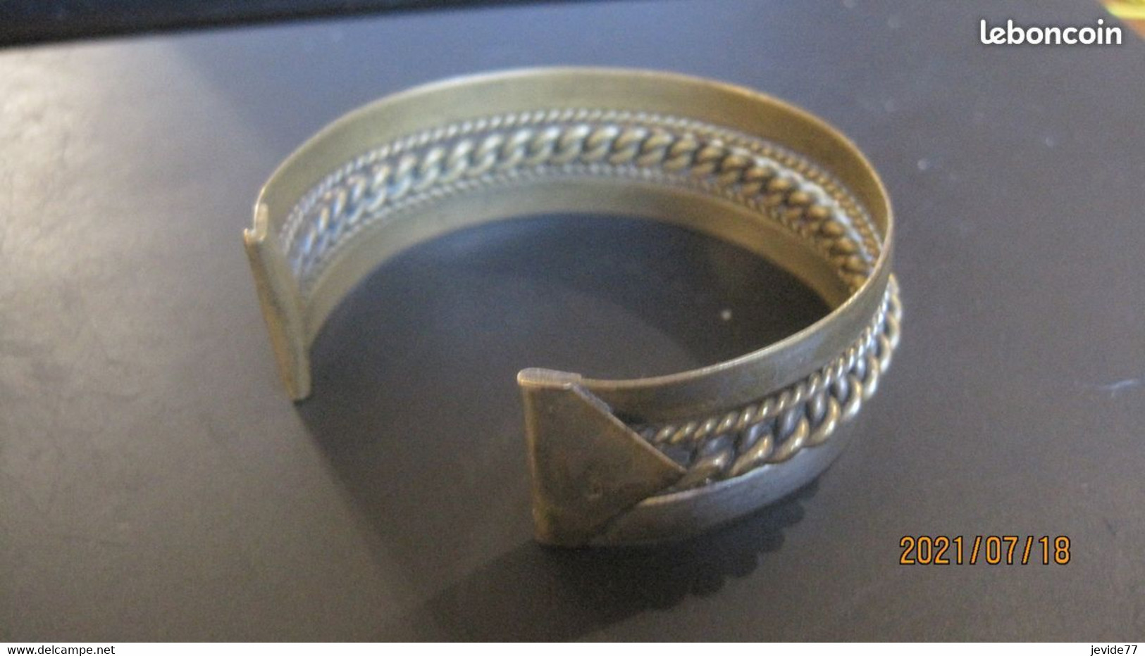 Ancien Bracelet Ancien En Laiton Cuivre Reglable - Armbänder