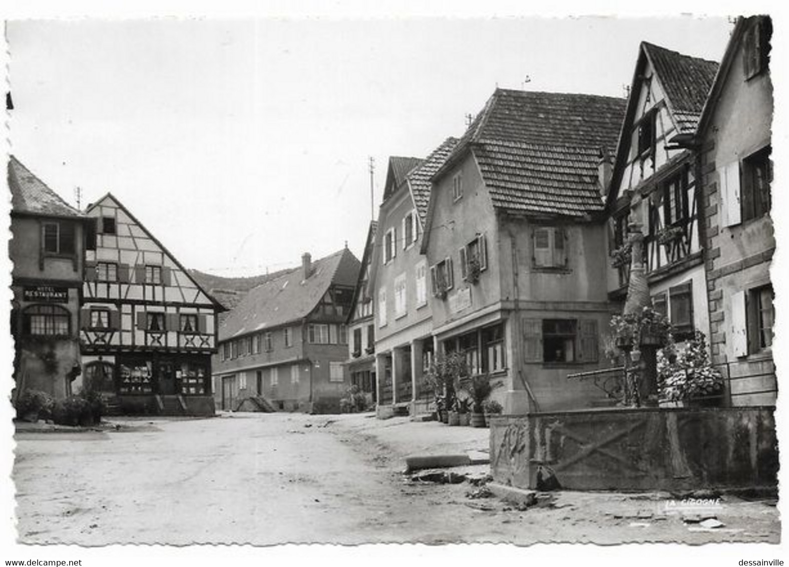 DAMBACH-LA-VILLE - Place Du Général De Gaulle - Dambach-la-ville