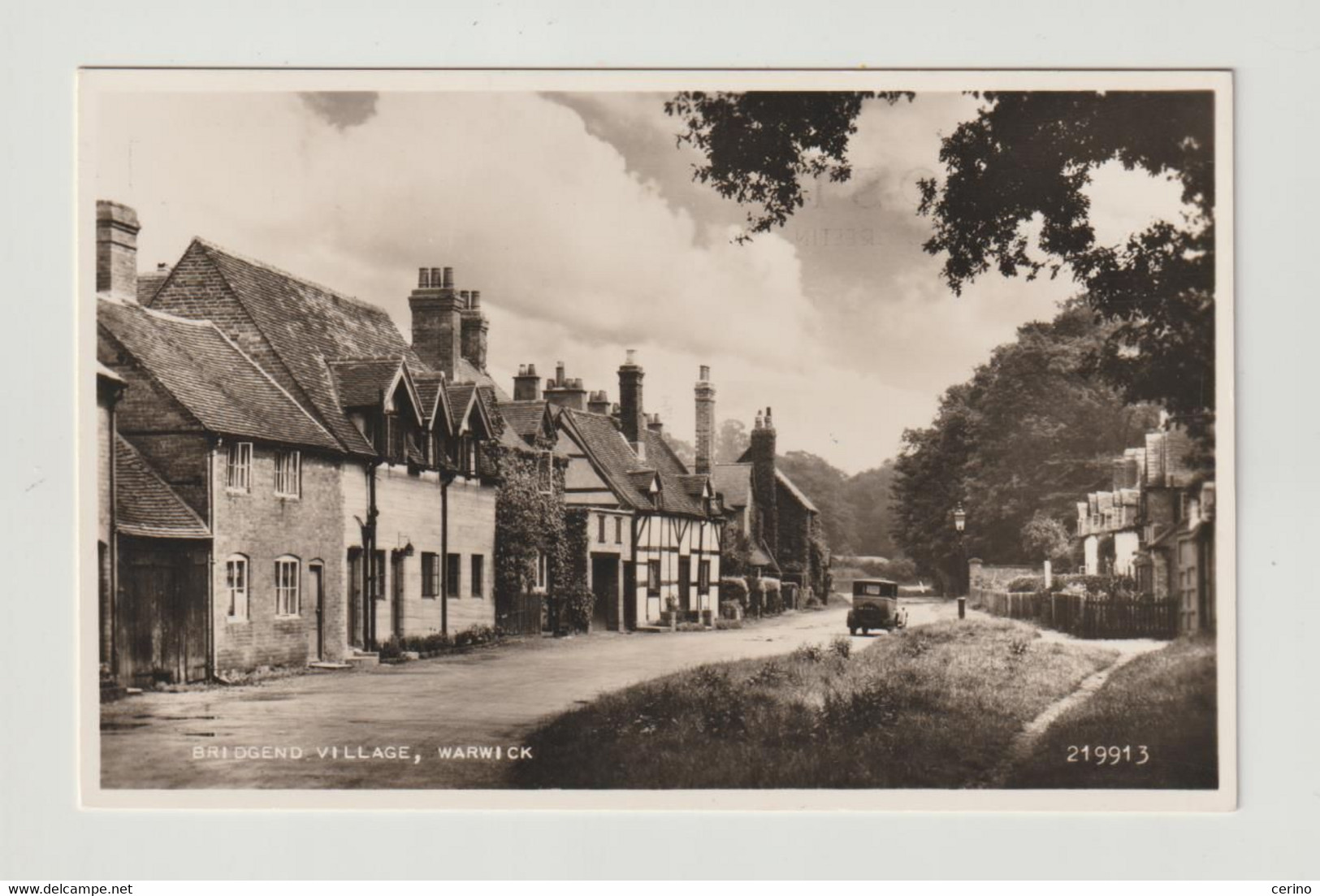 WARWICK:  BRIDGEND  VILLAGE  -  PHOTO  -  FP - Warwick