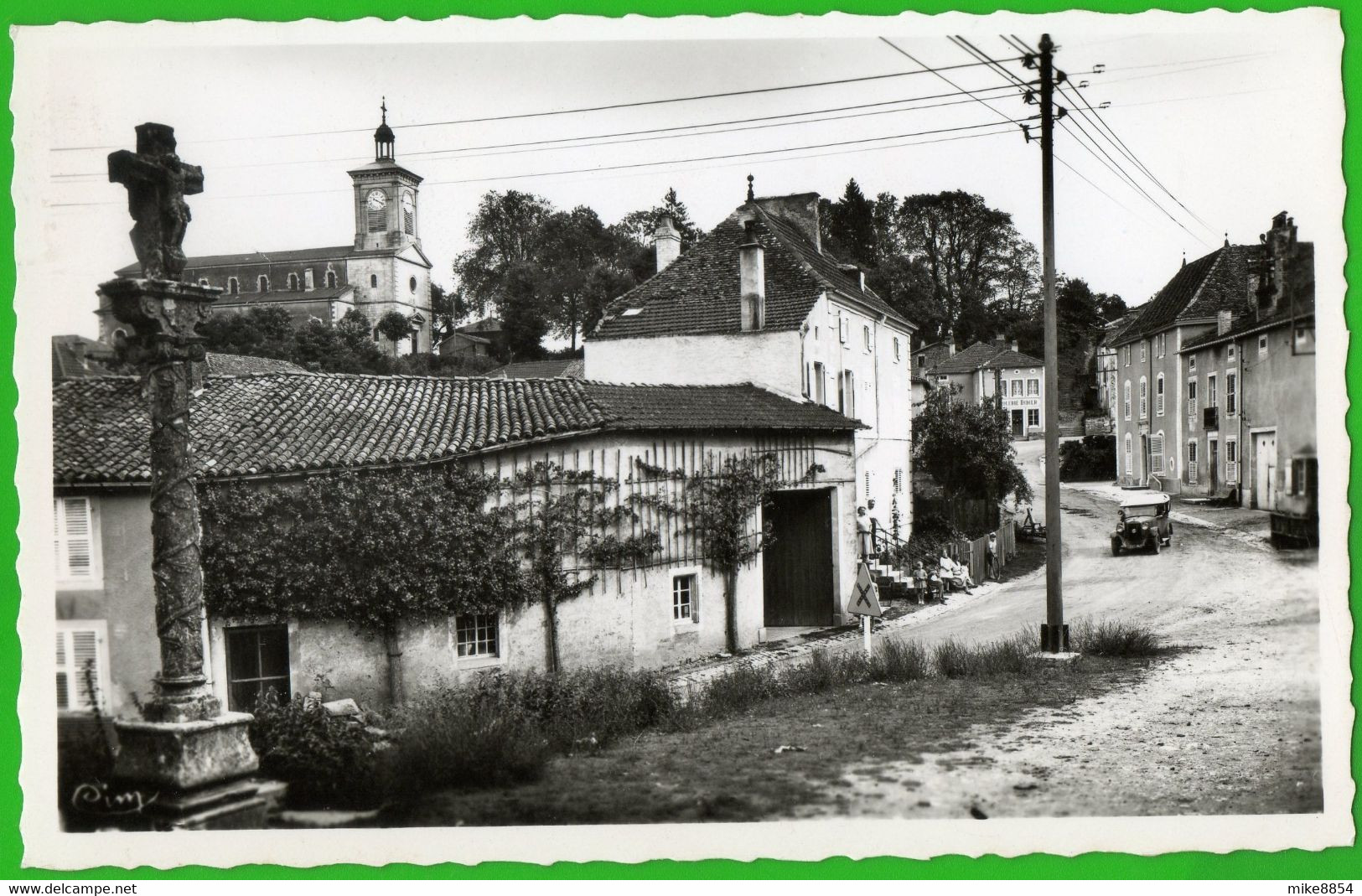 F1605  CPSM  CHATENOIS (Vosges)  Quartier De L'église - Calvaire  +++++++++ - Chatenois