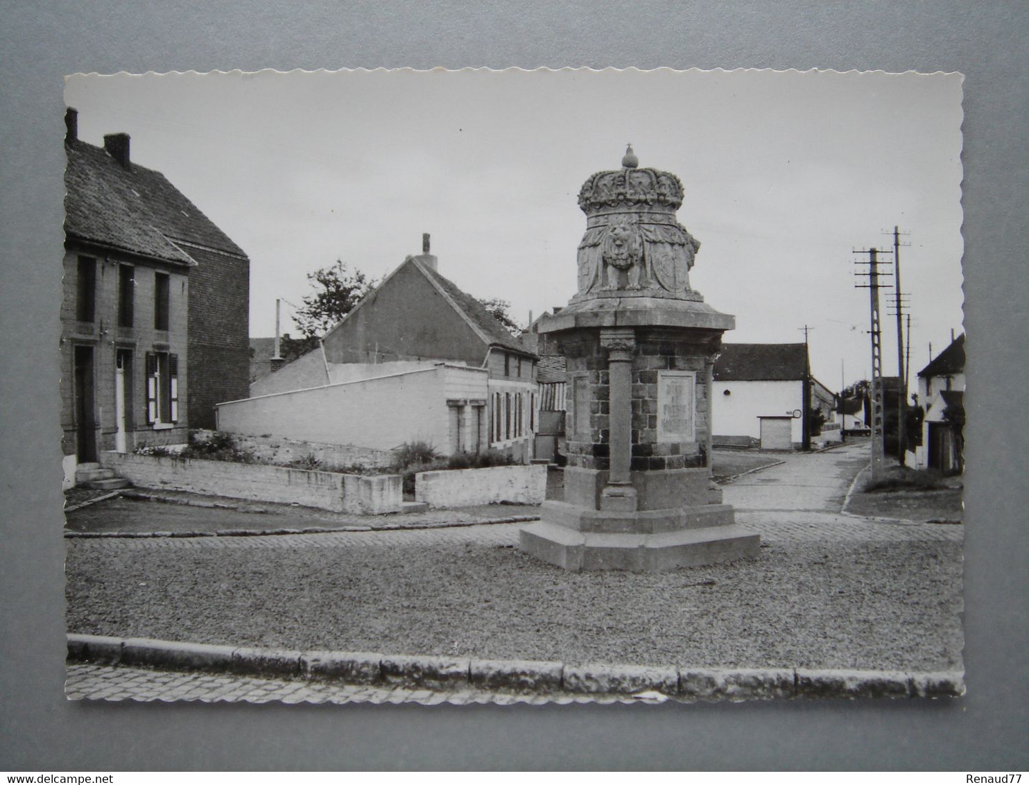 Quévy Le Grand - Monument Aux Morts, Rue De La Fontaine - Quévy