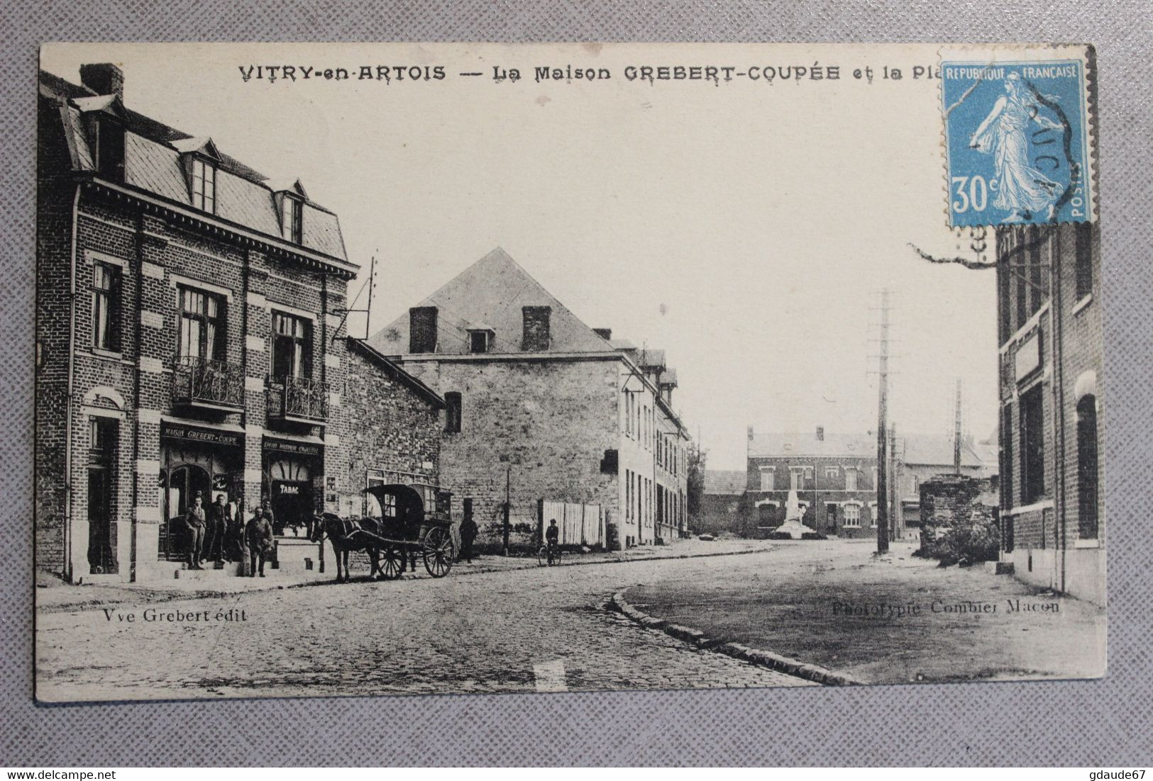 VITRY EN ARTOIS (62) - LA MAISON GREBERT COUPEE ET LA PLACE - Vitry En Artois