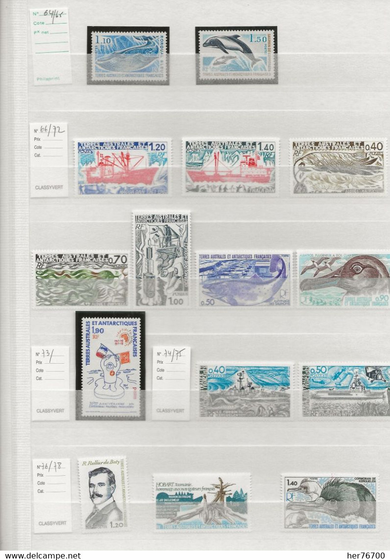 TAAF  COLLECTION EN DEUX CLASSEURS.  QQUES  TIMBRES ET CARNETS DE VOYAGES MANQUENT SINON COMPLET NEUF SANS TRACE DE CHA