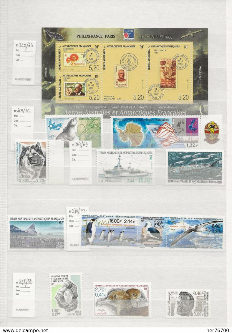 TAAF  COLLECTION EN DEUX CLASSEURS.  QQUES  TIMBRES ET CARNETS DE VOYAGES MANQUENT SINON COMPLET NEUF SANS TRACE DE CHA