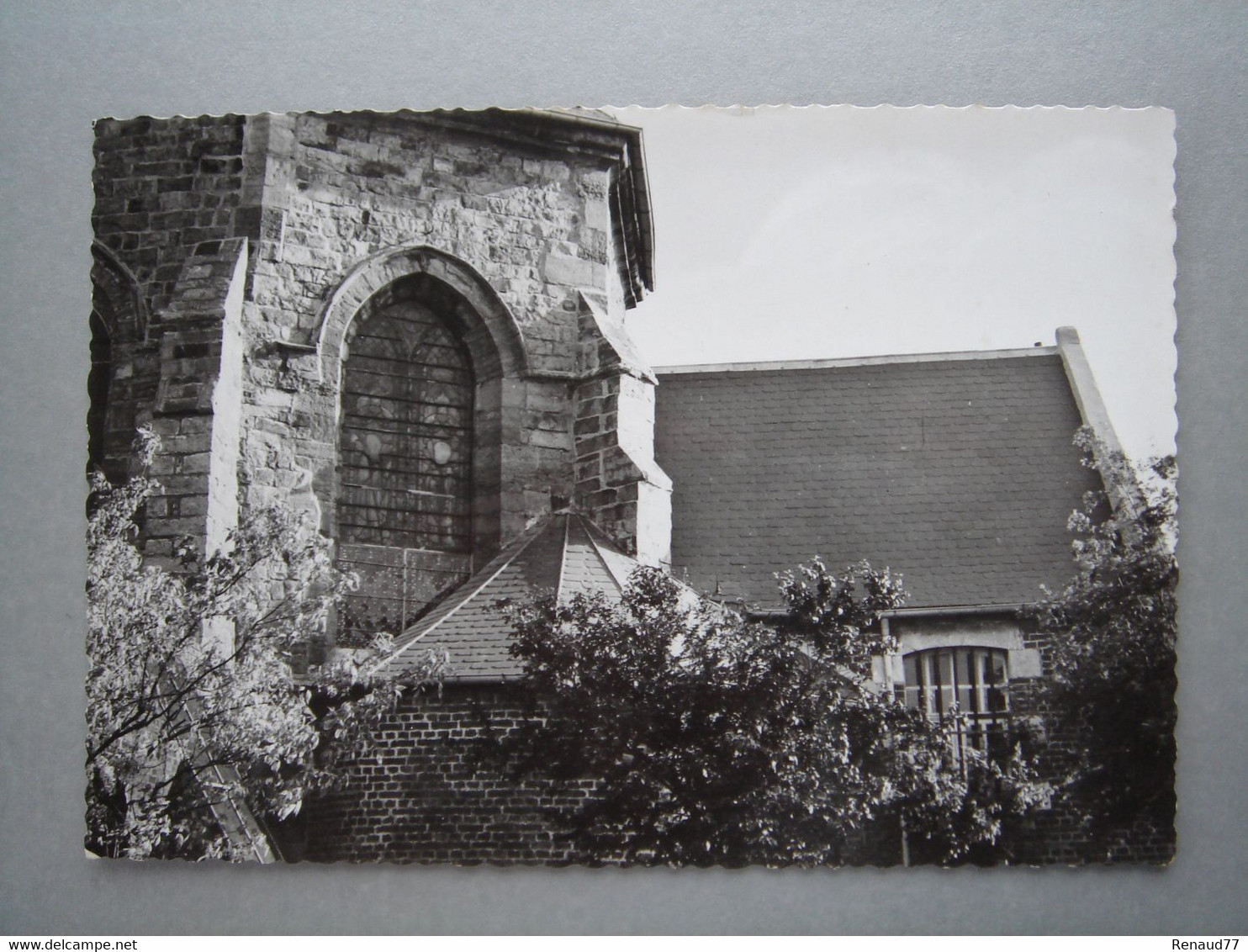 Blaugies - Eglise - Le Choeur Du XVIeme Et Le Petit Musée - Dour