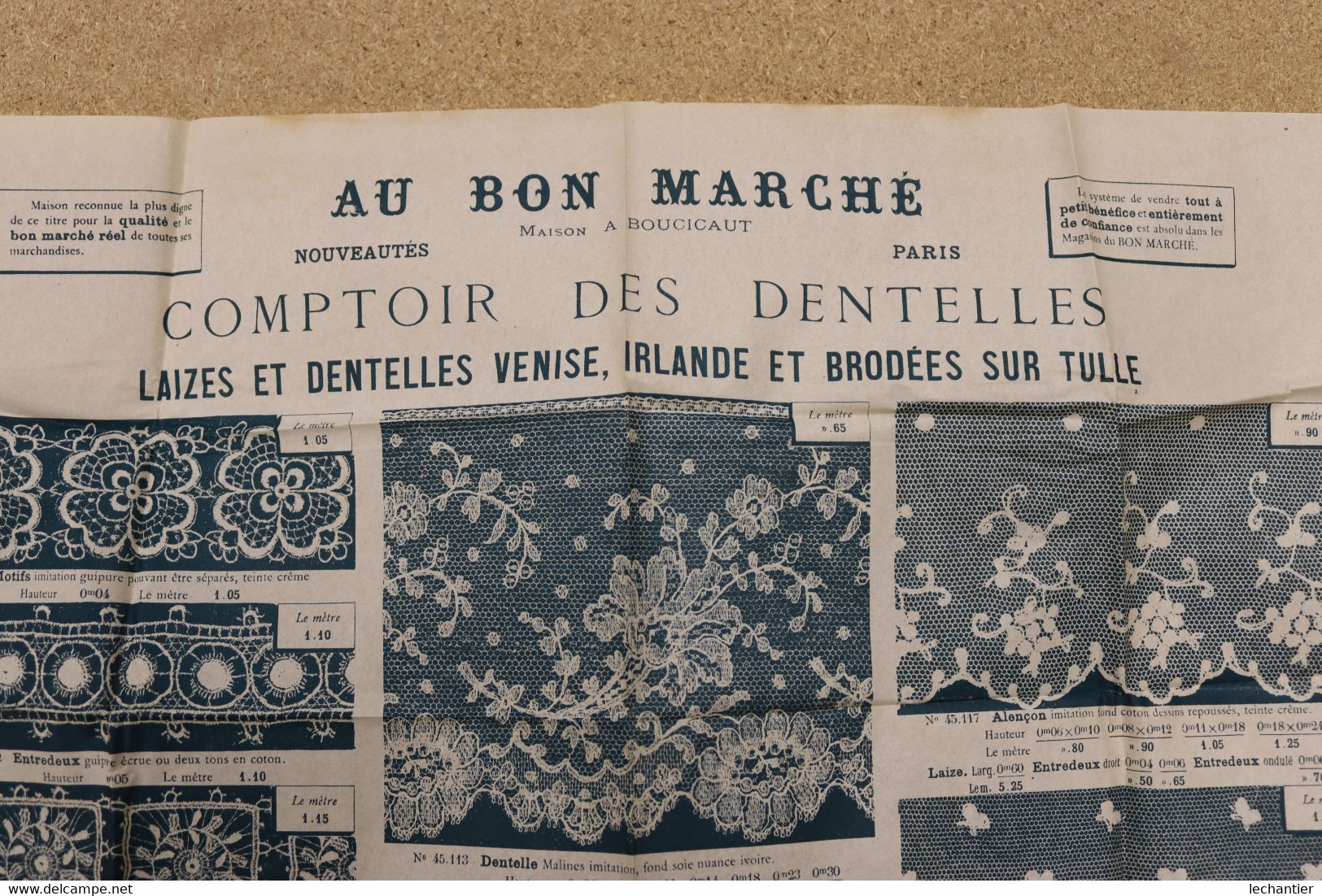 Au Bon Marché 2 Très Belles Affiches Comptoir Des Dentelles, Tulles Entredeux Sur Papier Soie TBE - Encajes Y Tejidos