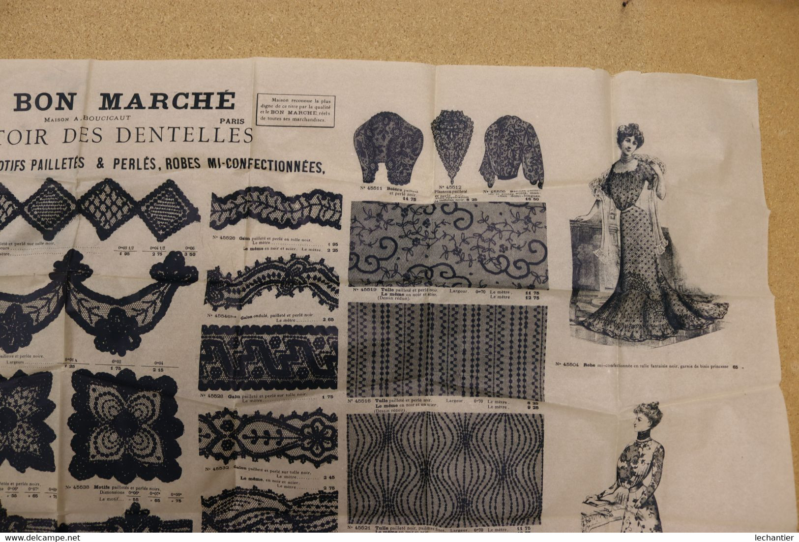 Au Bon Marché 2 très belles affiches comptoir des dentelles, tulles entredeux sur papier soie TBE