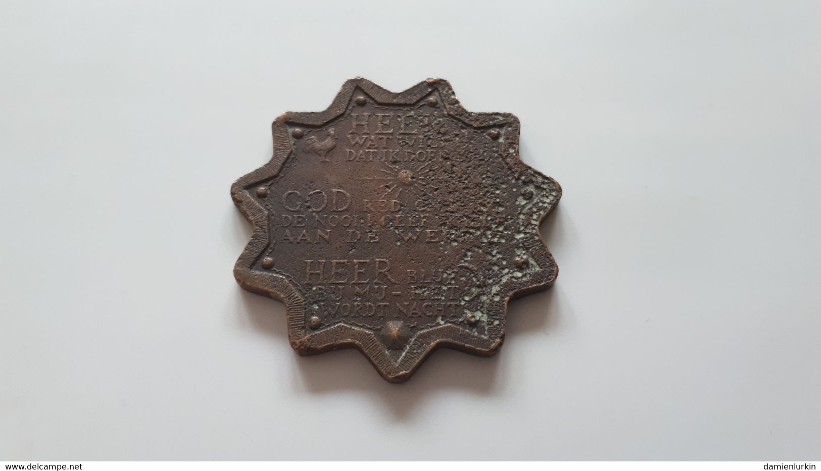 PAYS-BAS RARE GODSPENNING EN BRONZE POUR LES PERSECUTES DE LA GUERRE FROIDE A L'EST 40MM EPAISSEUR 2.5MM 18.6 GRAMMES - Firma's