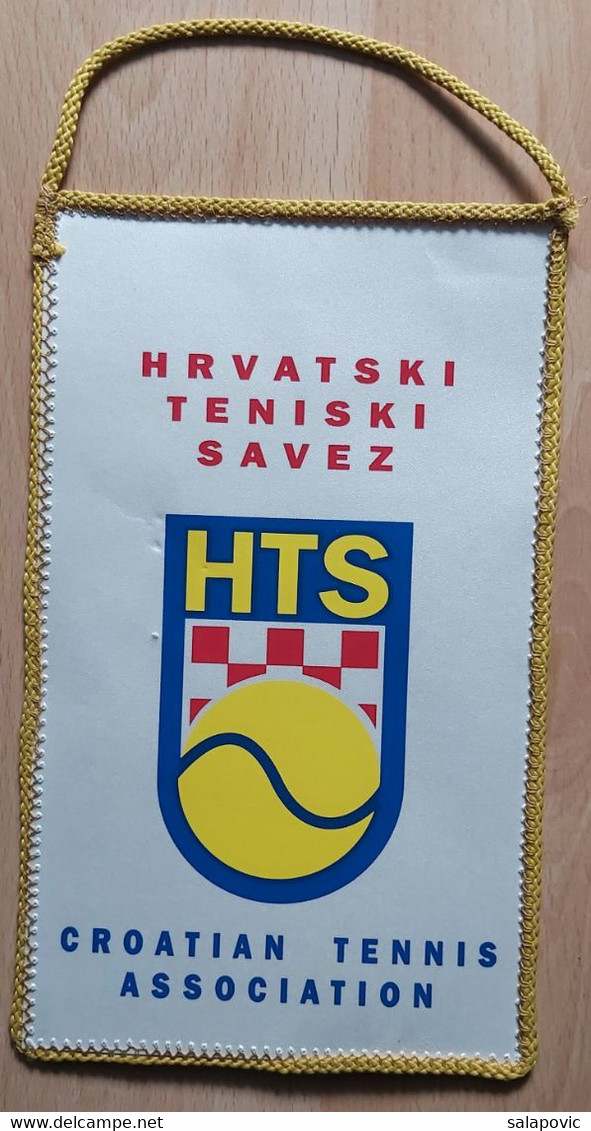 HTS Croatia Croatian Tennis Association  PENNANT, SPORTS FLAG  SZ74/55 - Abbigliamento, Souvenirs & Varie