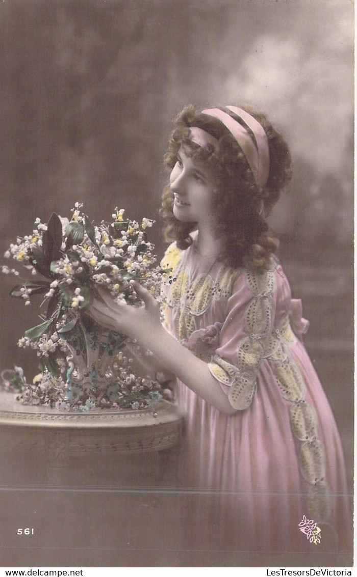 Photographie - Femme - Portrait - Robe - Fleurs - Carte Postale Ancienne - Fotografie