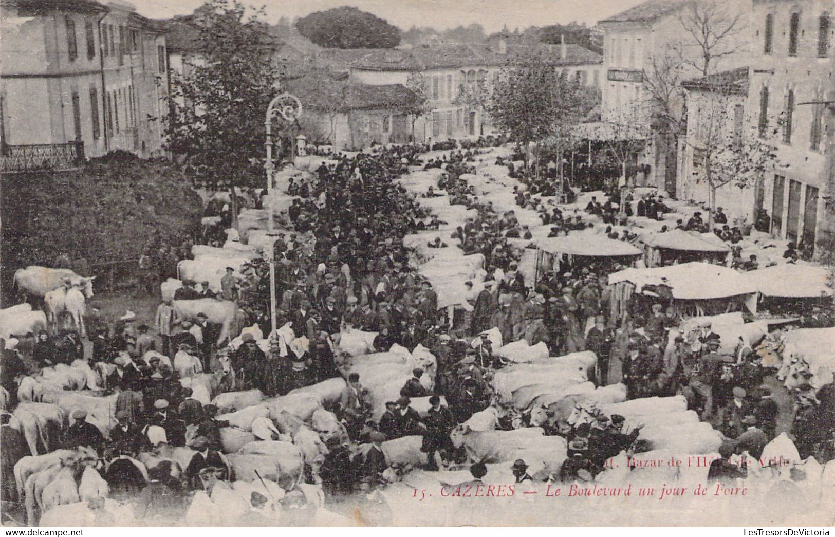 MARCHES - CAZERES - Le Boulevard Un Jour De Foire - Carte Postale Ancienne - Marktplaatsen