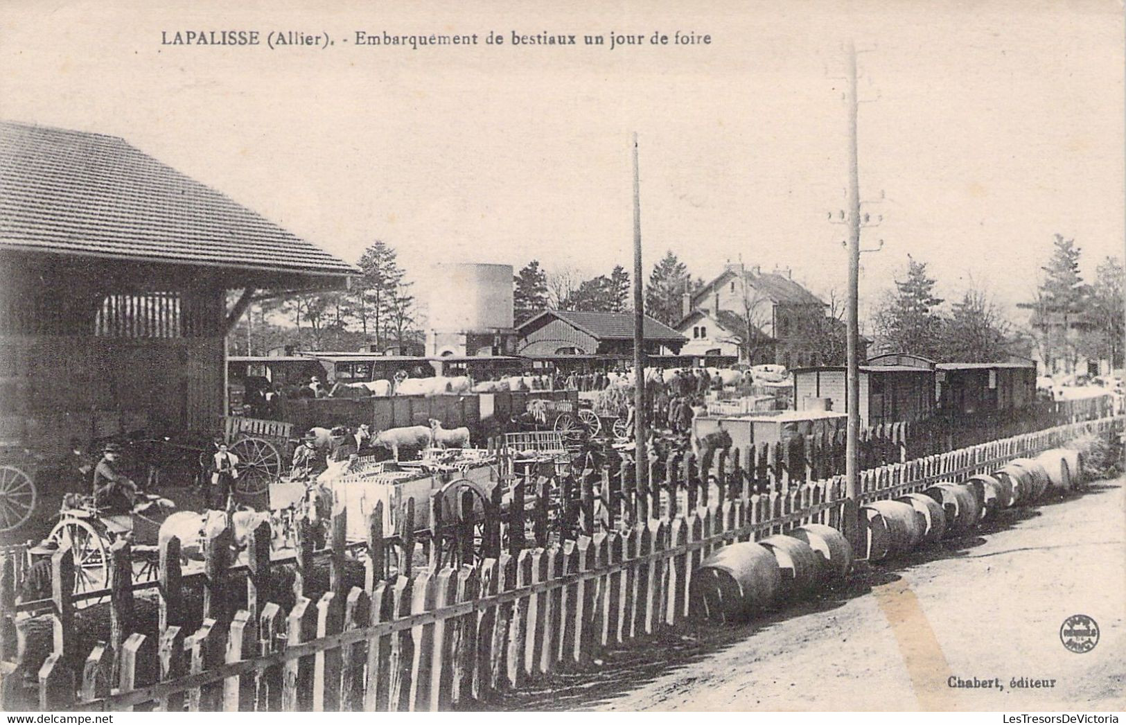 MARCHES - LAPALISSE - Embarquement De Bestiaux Un Jour De Foire - Carte Postale Ancienne - Markets