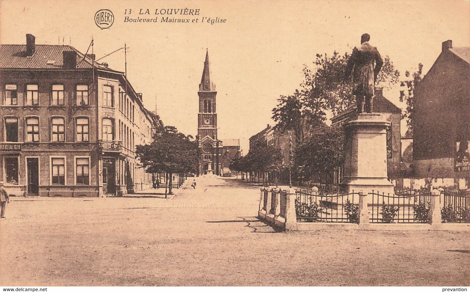 LA LOUVIERE - Boulevard Mairaux Et L'Eglise - Carte Circulé - La Louvière