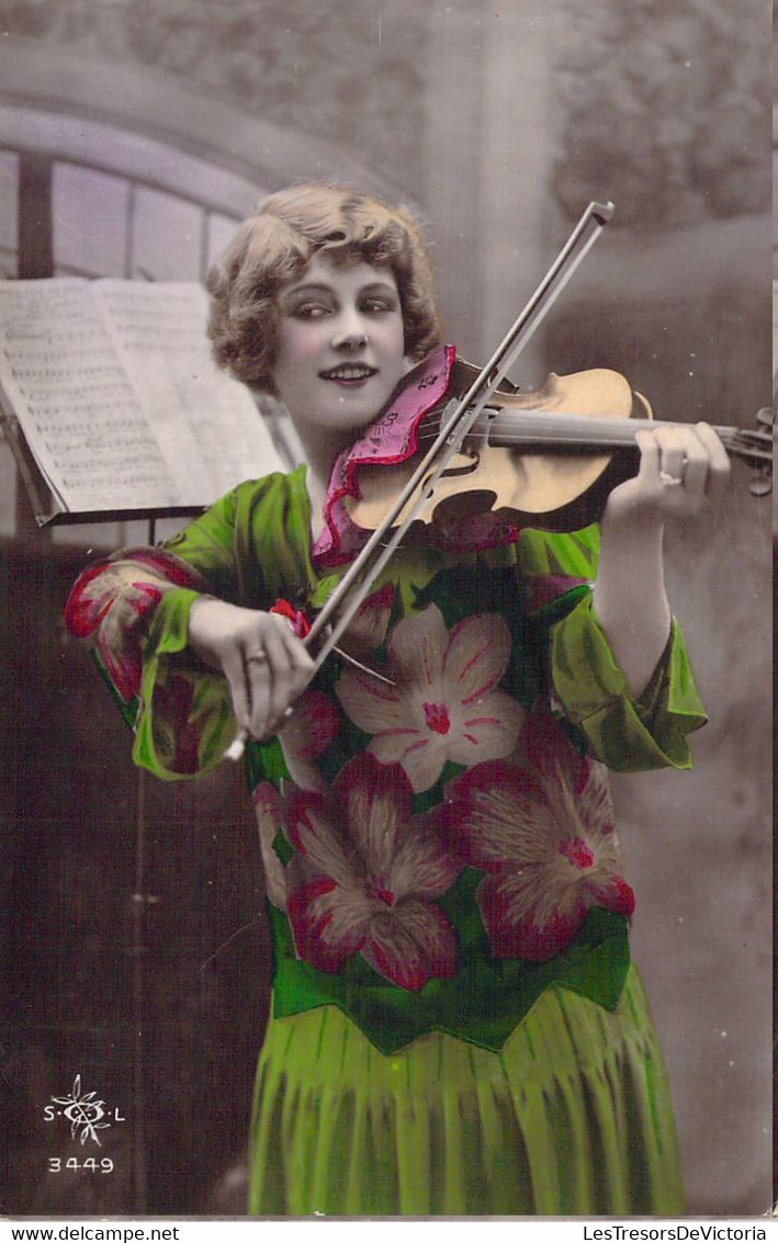 Musique - Violoniste En Robe Verte à Fleurs - Carte Postale Ancienne - Musik Und Musikanten