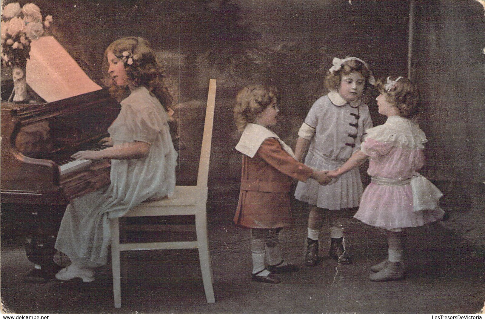 Musique - Une Petite Pianiste Et Un Trio De Petites Danseuses - Carte Postale Ancienne - Musik Und Musikanten