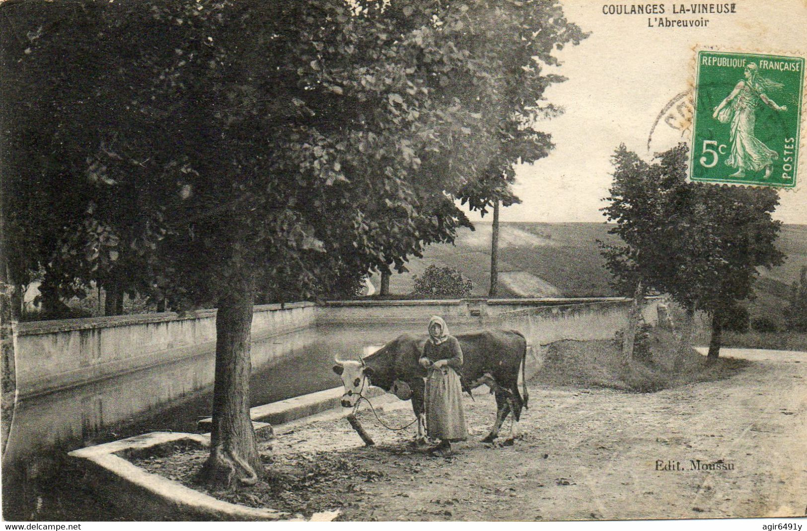 - COULANGES La VINEUSE (89) -  L'abreuvoir  (vache Et Fermière)  -25155- - Coulanges La Vineuse