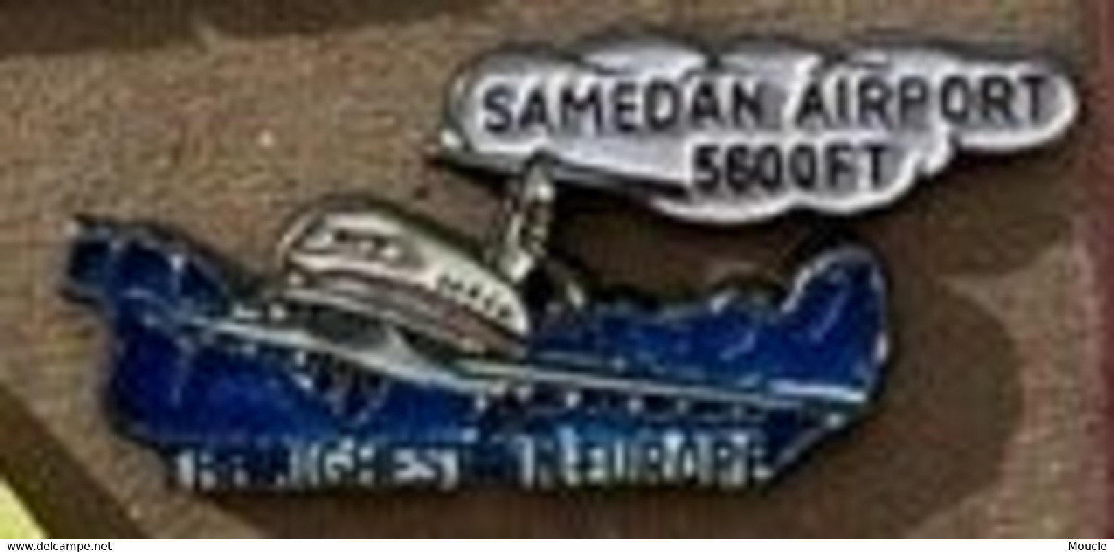 SAMEDAN AIRPORT 5600ft - THE HIGHEST IN EUROPE - PLANE - AVION - FOND BLEU - FLUGZEUG - AEREO-     (24) - Avions