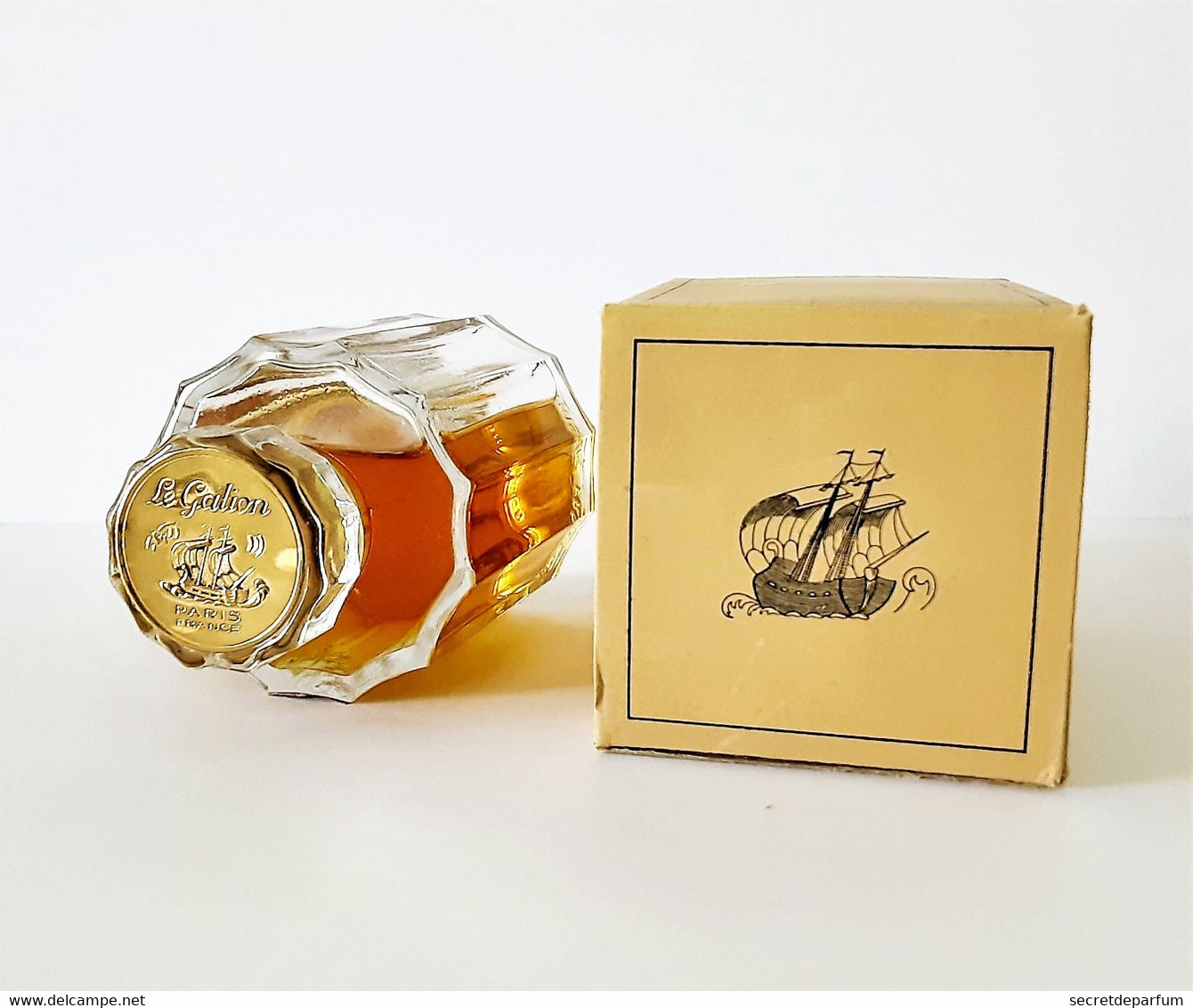 Flacon De Parfum  BRUMES  De LE GALION Hauteur Totale 7.5 Cm + Boite - Femme