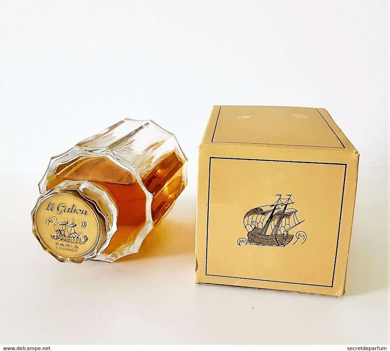 Flacon De Parfum  BRUMES  De LE GALION Hauteur Totale 7.5 Cm + Boite - Donna