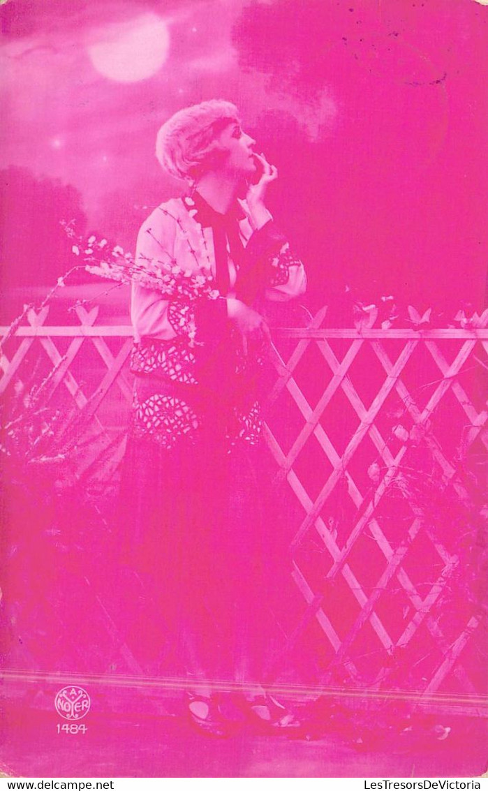 Photographie - Femme - Robe - Fleurs - Végétation - Lune - Carte Postale Ancienne - Fotografie
