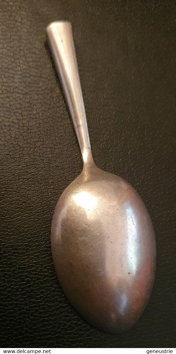 Cuillère Anglaise Argent Poinçonné 1926 "Femme Portant Son Bébé" (manque Le Manche) - Spoons