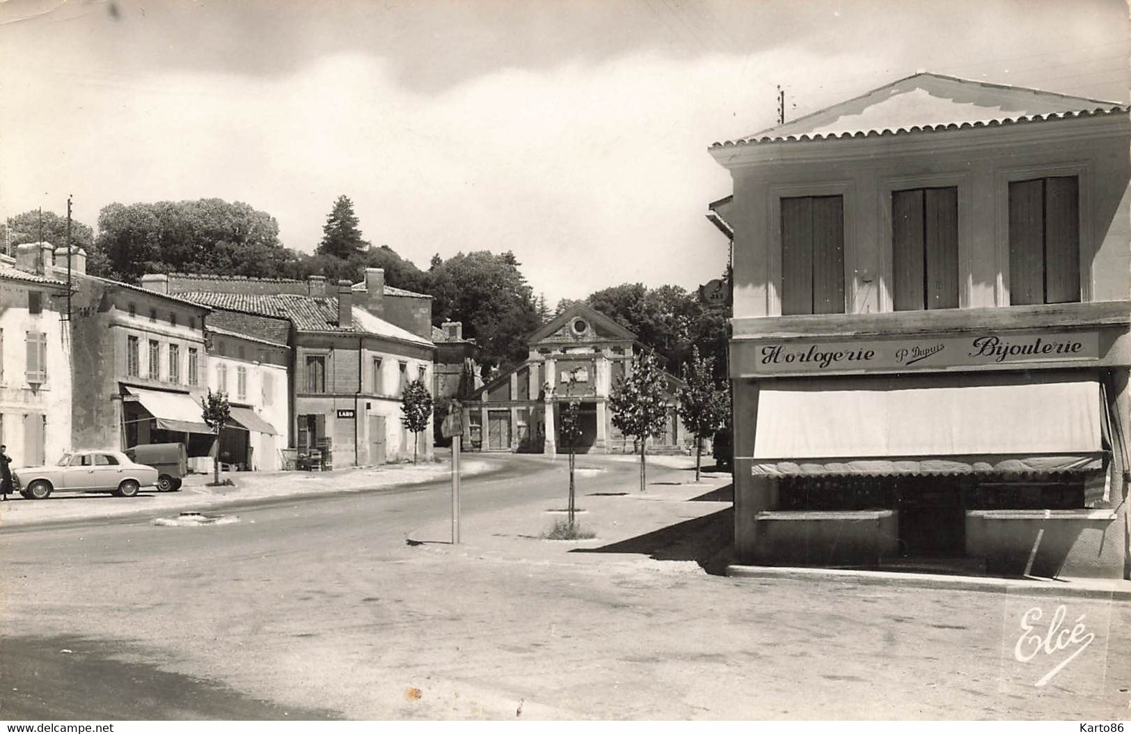 Mirambeau * La Place Et Au Fond , La Halle * Horlogerie Bijouterie DUPUIS - Mirambeau