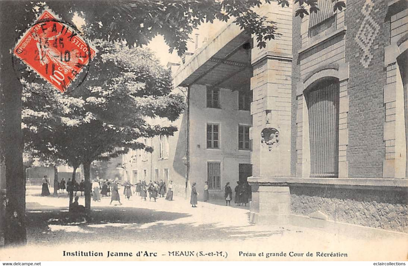 Meaux         77         Institution Jeanne D'Arc  Préau Et Cour De Récréation                (voir Scan) - Meaux