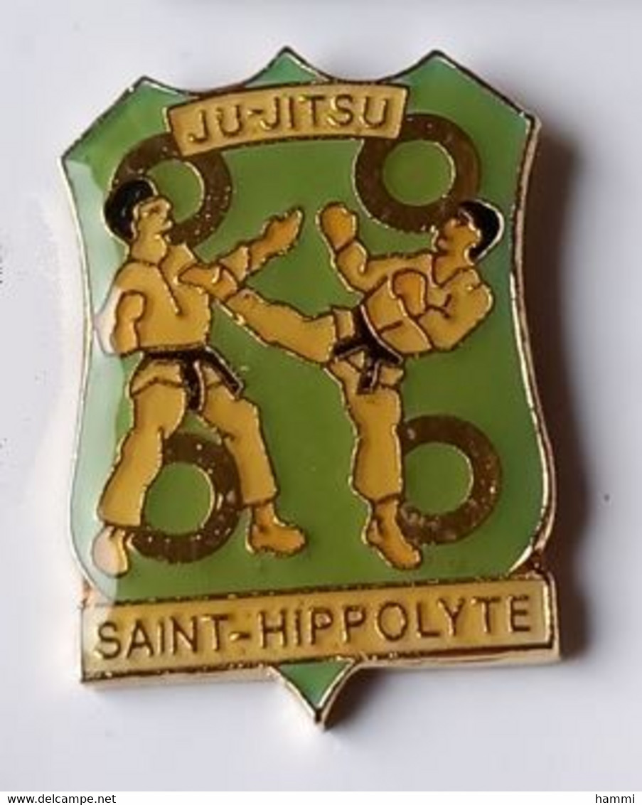 XX295 Pin's Arts Martiaux Judo Ju-Jitsu Saint Hippolyte Alsace Achat Immédiat - Judo