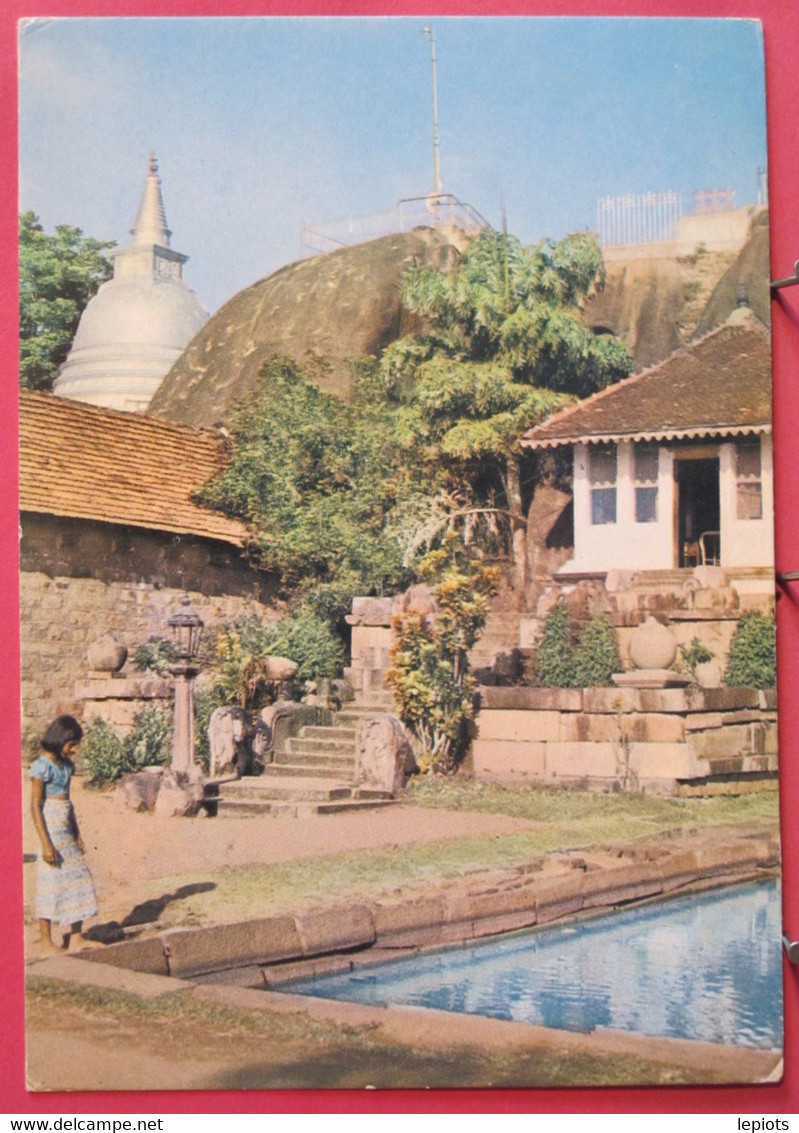 Sri Lanka - Temple D'Isurumuniya - Anuradhapura - Joli Timbre - R/verso - Sri Lanka (Ceylon)