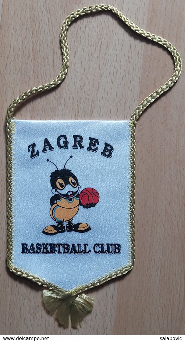 Zagreb Basketball Club Croatia  PENNANT, SPORTS FLAG  SZ74/70 - Uniformes, Recordatorios & Misc