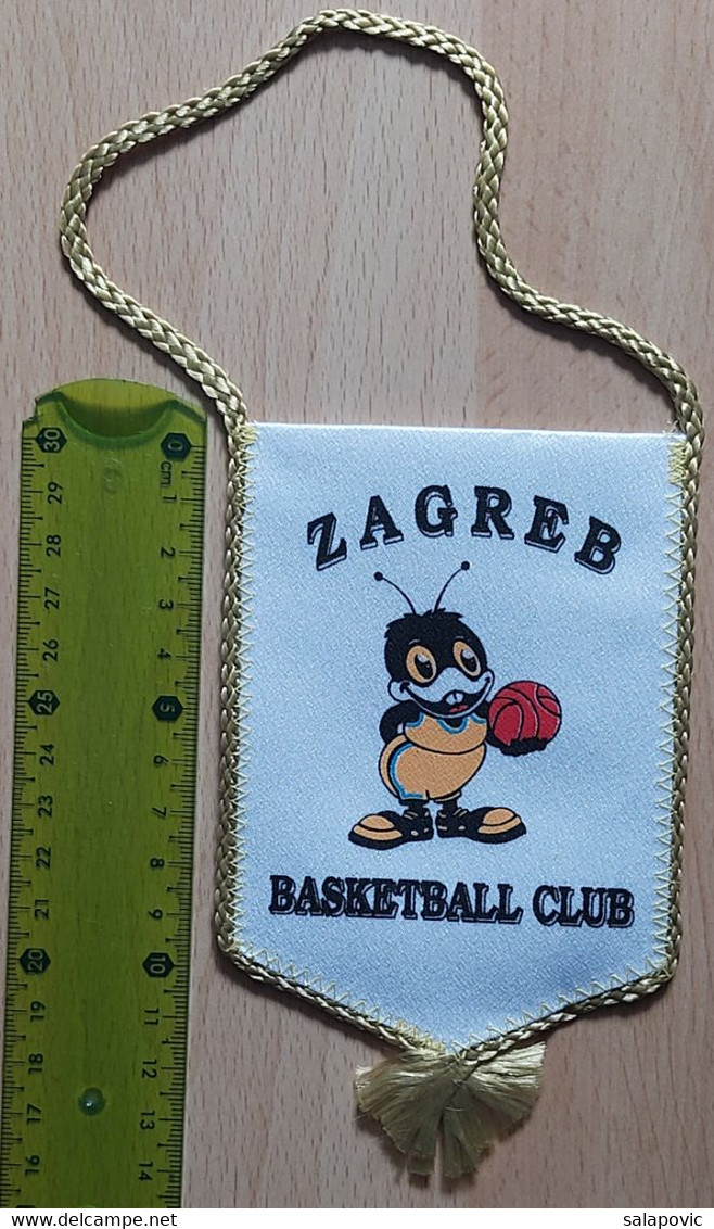 Zagreb Basketball Club Croatia  PENNANT, SPORTS FLAG  SZ74/70 - Uniformes, Recordatorios & Misc