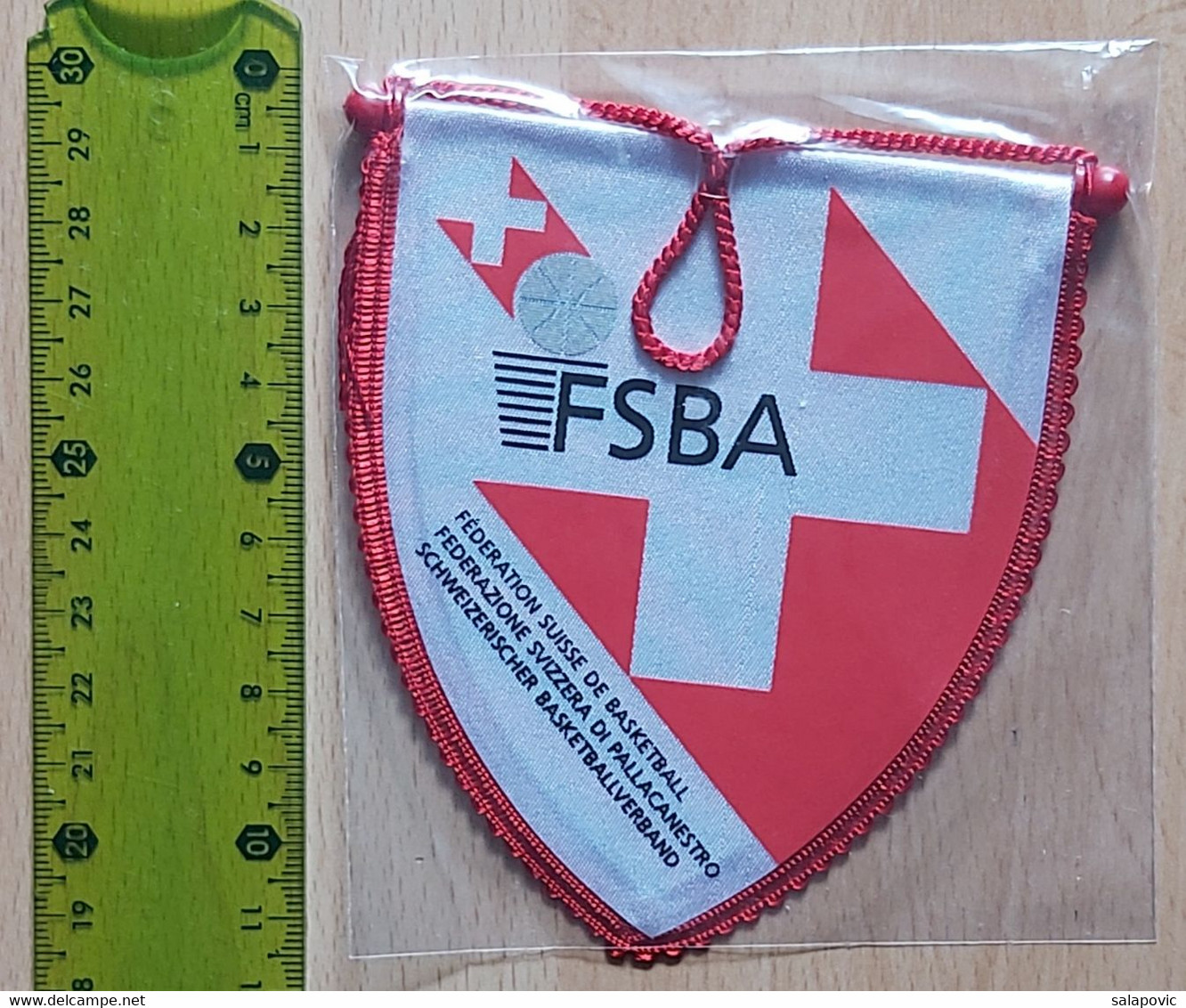 FSBA Switzerland Basketball Federation Suisse  PENNANT, SPORTS FLAG  SZ74/72 - Abbigliamento, Souvenirs & Varie