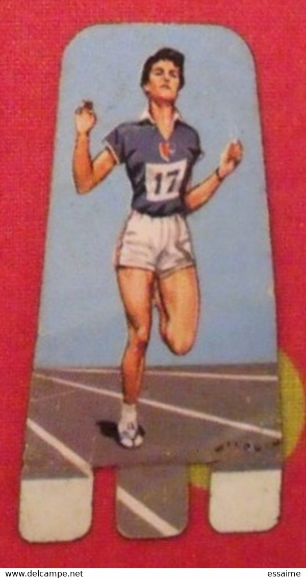 Plaquette Nesquik Jeux Olympiques. Podium Olympique. Maryvonne Dupureur. 800 M. France.  Tokyo 1964 - Targhe In Lamiera (a Partire Dal 1961)