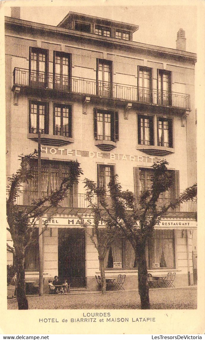 FRANCE - 65 - LOURDES - Hôtel De Biarritz Et Maison Latapie - Carte Postale Ancienne - Lourdes