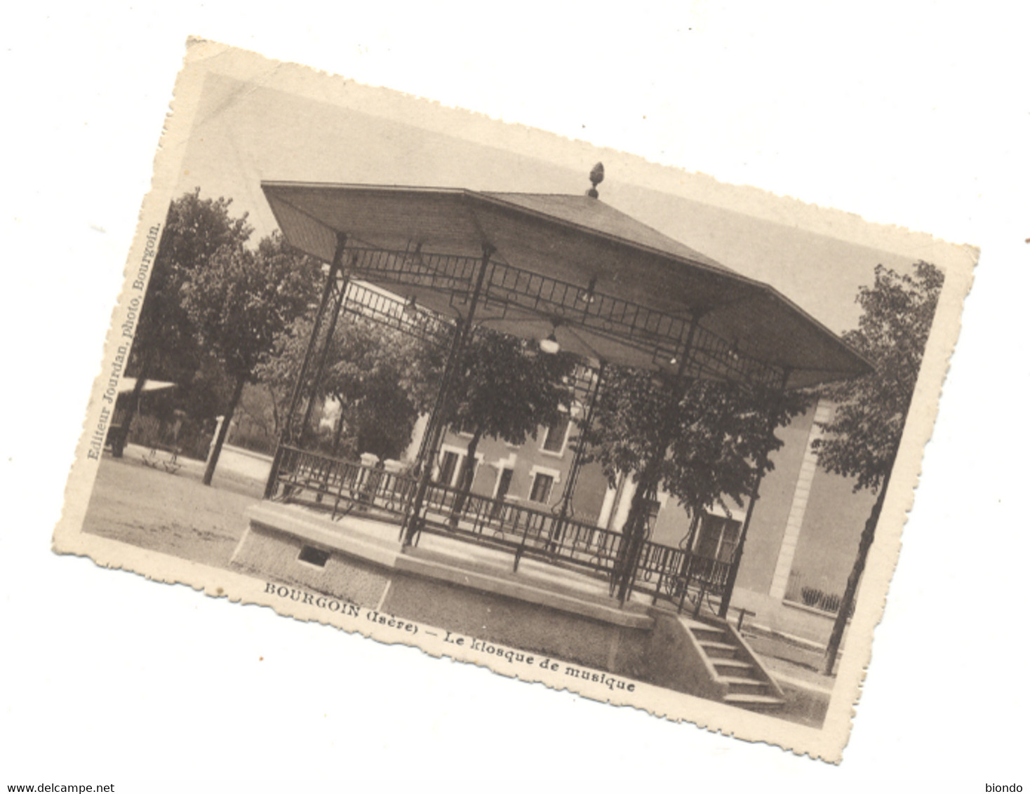 38 - BOURGOIN - LE KIOSQUE DE MUSIQUE - Barraux