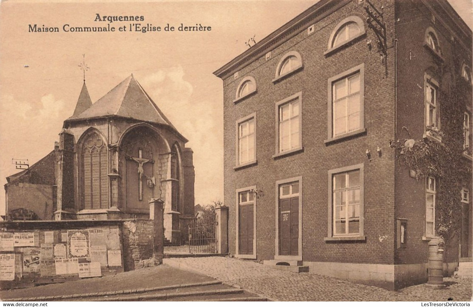 Belgique - Arquennes - Maison Communale Et L'église De Derrière - Edit. Gaston Dechief Marchand - Carte Postale Ancienne - Soignies